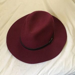 Medium Brim Maroon Felt Hat